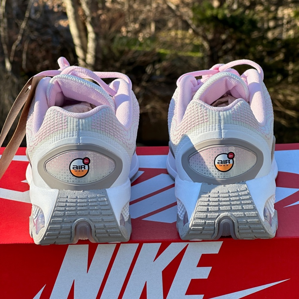 NEW Nike Pink Air Max DN BG Casual Sneaker Size Youth 7 (7Y) ; fits Womens 8.5 - Picture 5 of 9